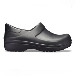 Black women’s croc clogs slip resistance size 9
